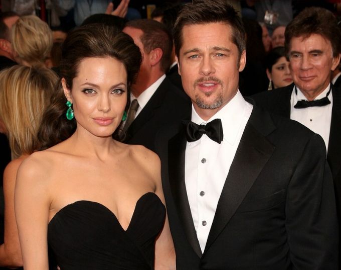 Brad Pitt za Angelinin pornič ponuja 10 milijonov dolarjev