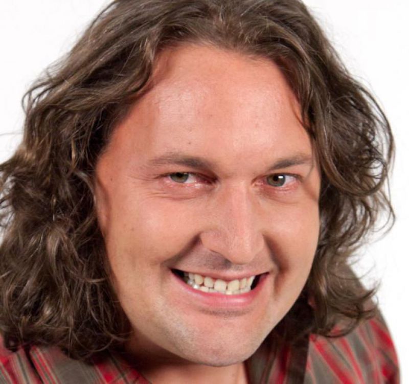 VROČE Simon (Kmetija) ima dovolj: Sit sem vprašanj o Vesni!