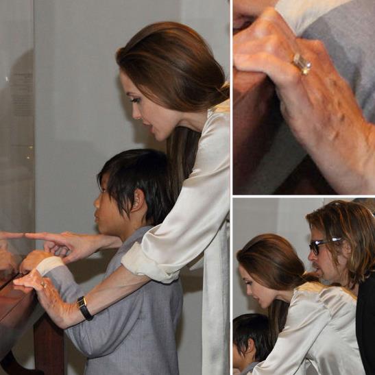 OPA! Angelina Jolie pokazala velik diamantni zaročni prstan