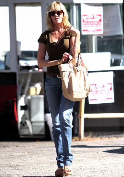 Uau! Ponovno seksi in mladostna 55-letna Melanie Griffith