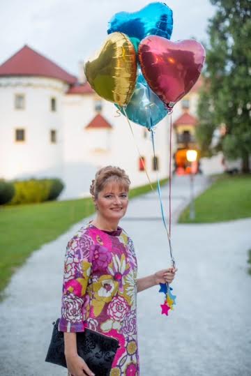 VAU! Aleksandra Gradišek v zrak spustila srčkaste balone