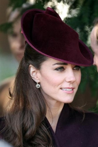 Uau! Kate Middleton za božično darilo od Williama prejela diamantne uhane