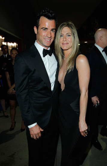 Opa! Jennifer Aniston navdušila z dekoltejem do popka