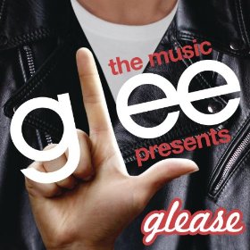Kdo je boljši, ekipa Glee ali John Travola in Olivia Newton?