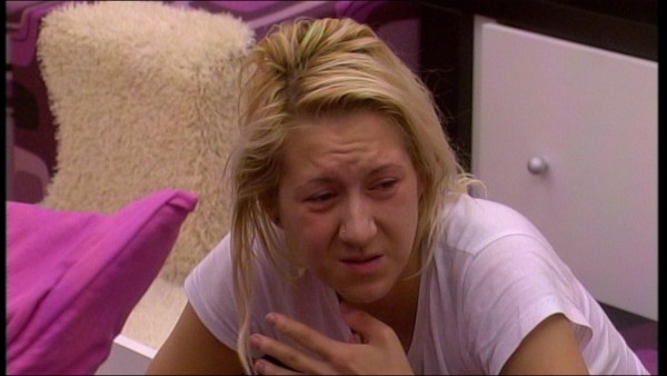 VROČE Big Brother: Histerična Sandra sredi noči doživela napad panike