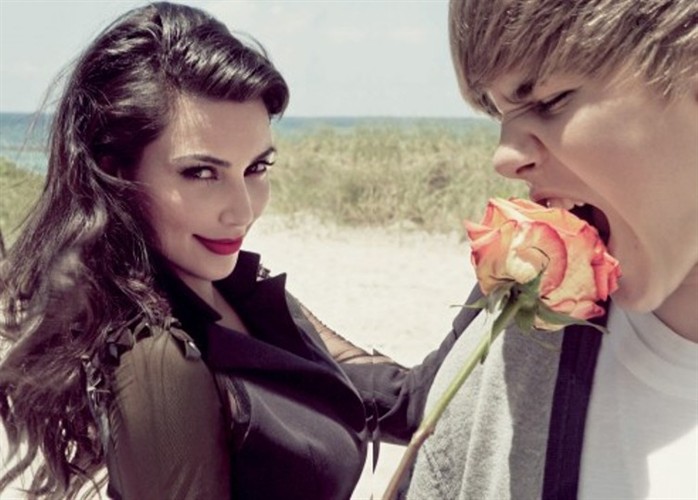 FOTO Seksi Kim Kardashian zapeljala 16-letnega Justina Bieberja