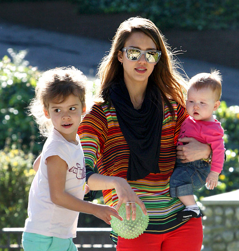 Jessica Alba pri drugem otroku ni tako paranoična