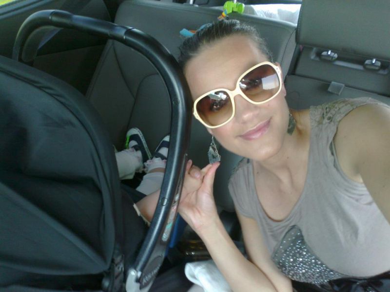 OPA! Rebeka Dremelj: Podnevi mama, ponoči pevka!