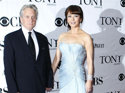 Michael Douglas ob bolezni spoznal svojo zmoto