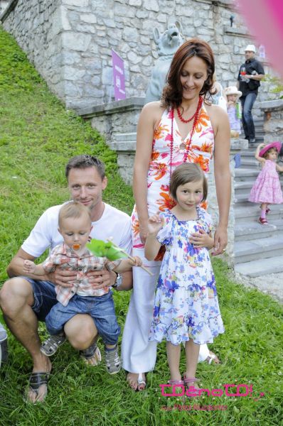 Vroče! Alenka Bikar: Atletinja z najlepšo ritko v igralskih vodah