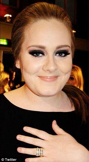Opa! Adele: Se je na skrivaj poročila?
