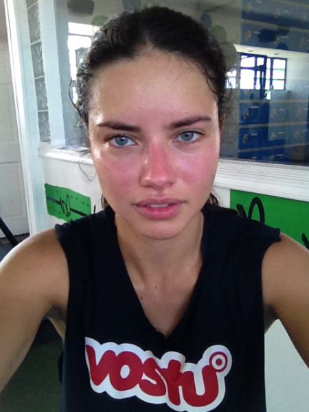 FOTO Bi prepoznali tole lepotico? Prepotena in zardela Adriana Lima