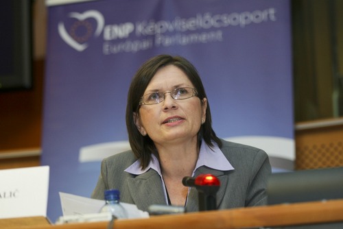 Andreja Valič Zver: Janša ji je obljubil dobro poročno darilo