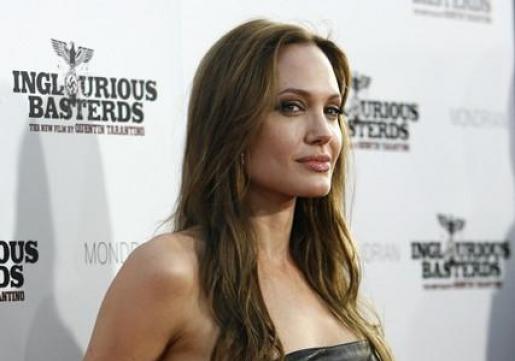 ŠOKANTNO Angelina Jolie: Če bi hotela ubiti bivšega moža, bi ga ubila!