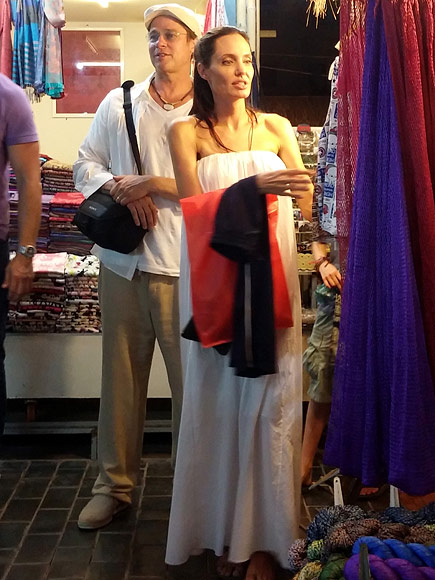 Tako na kamboški tržnici nakupujeta Brad in Angelina