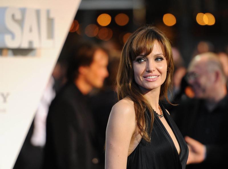 ŽALOSTNO Osamljena Angelina Jolie nima nobenih prijateljev