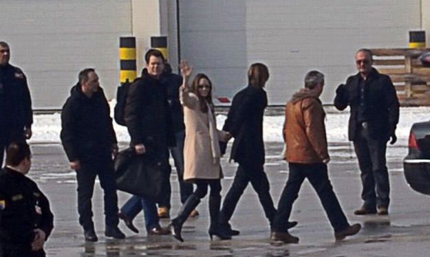 Angelina in Brad prispela v Sarajevo