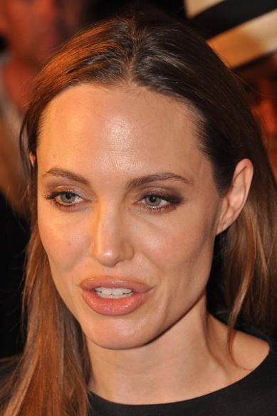 Foto Skromna Angelina Jolie obula balerinke Šerbedžijeve hčerke