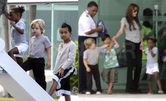 FOTO Angelina Jolie z otroci odpotovala v Mehiko