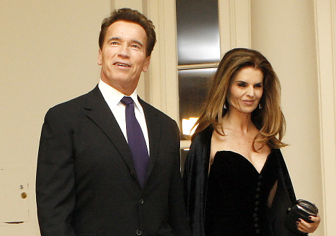 Maria Shriver od Arnolda zahteva denarno podporo