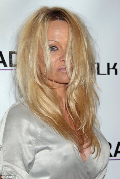 FOTO Zgubano Pamelo Anderson ujela leta in razuzdano življenje