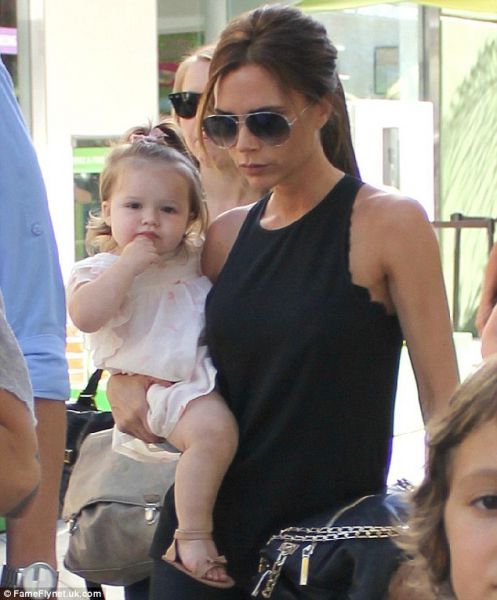 Aww! Harper Beckham je prava lepotička