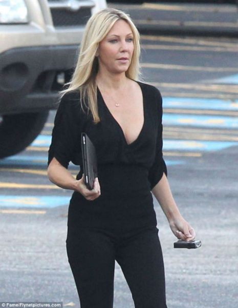 Heather Locklear pri 50ih izgleda neverjetno mladostno