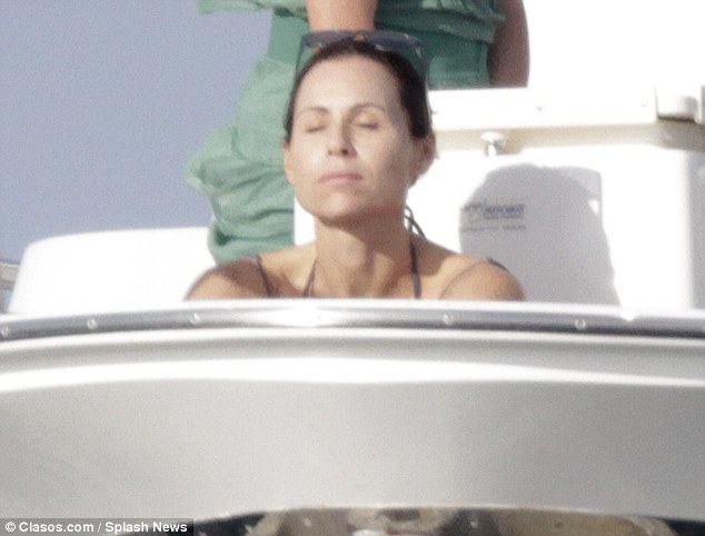 Minnie Driver je srkala sončne žarke in margarite