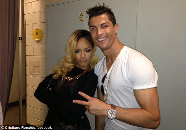 Opa! Rih-naldo: Ronaldo ujel Rihanno!