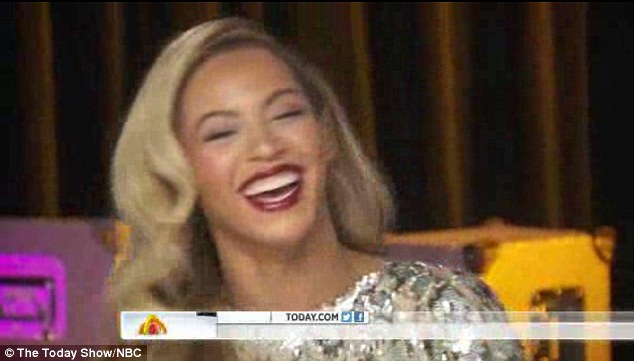 Beyonce je smešno: Nič ne ve o nosečnosti?!