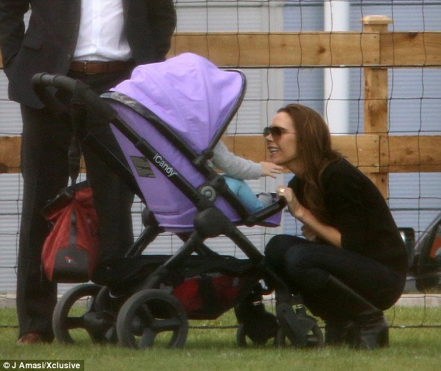 Opa! Victoria Beckham: Nič več železna gospa?