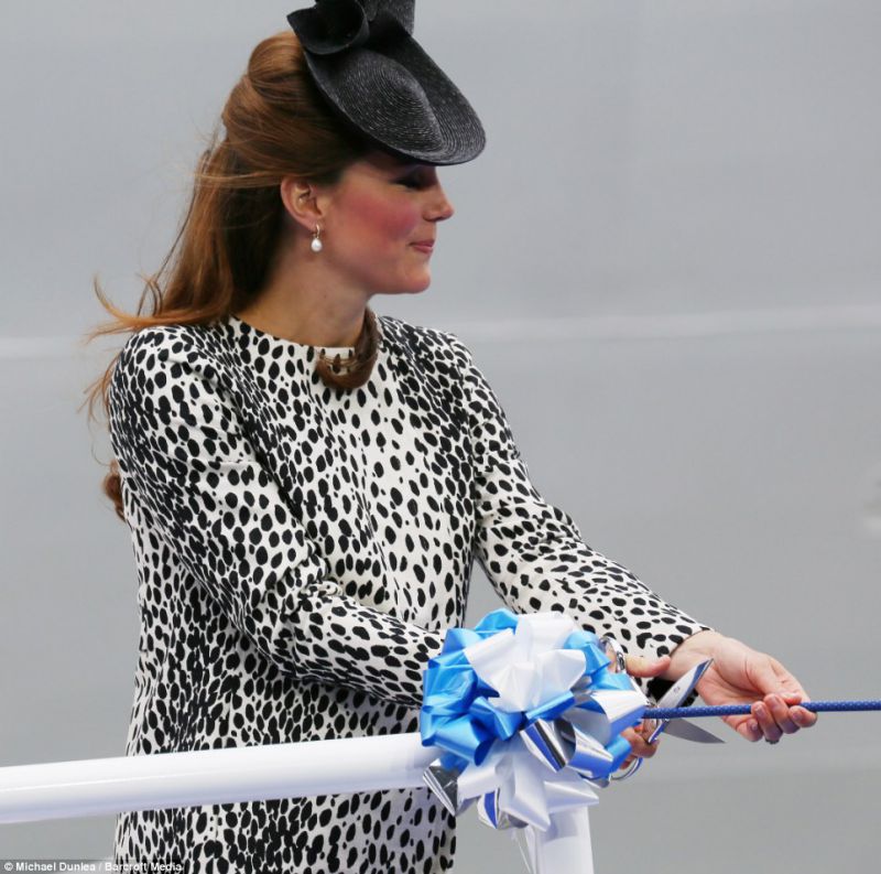 FOTO Kate Middleton v luksuzno jahto vrgla pregrešno drag šampanjec