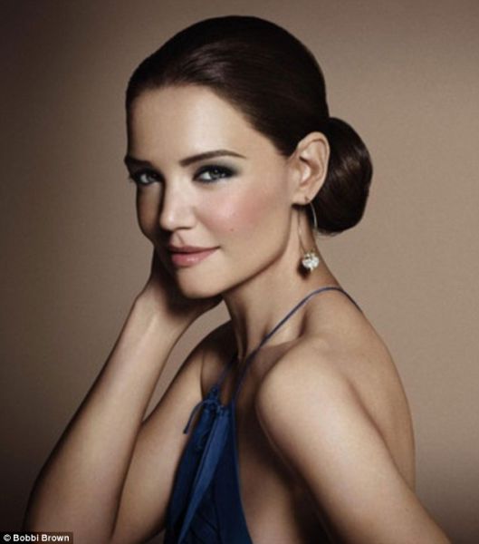 Dih jemajoča lepotička Katie Holmes
