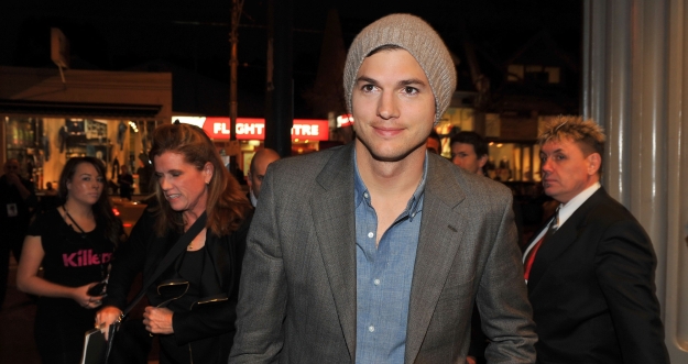 OPA! Ashton Kutcher: Njegovo ime so uporabili pri promociji porniča