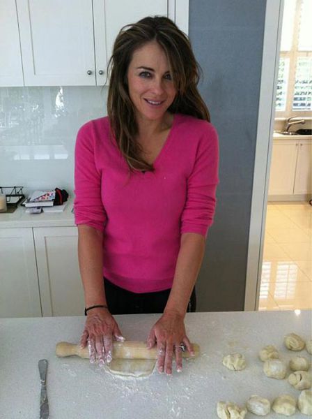 FOTO Zvezde brez ličil: Liz Hurley kot je še niste videli!