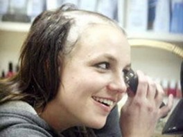 Britney Spears: Se je obrila, da bi skrila dokaze?!