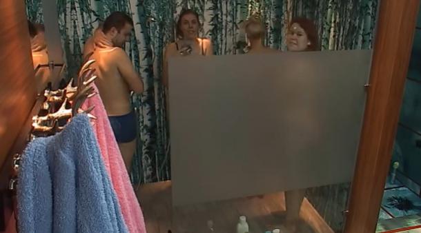 VROČE! Po prvih nominacijah na seksi tuširanje
