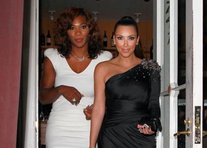 FOTO Bujno obdarjeni Serena Williams in Kim Kardashian opaženi na večerji