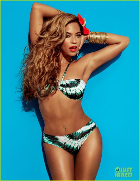 Hot! Beyonce v bikiniju nastavila svoje poželjive obline