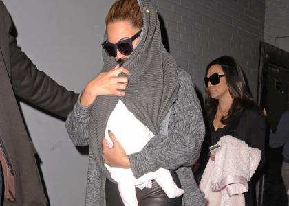UJETA: Povsem zakrita Beyonce z dojenčico odhitela k zdravniku