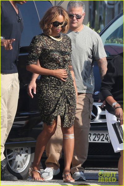Foto! Beyonce: Se je prijela za nosečniški trebušček?