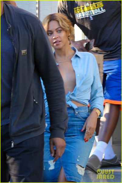 Ops! Beyonce vsem pokazala, da ni precej obdarjena