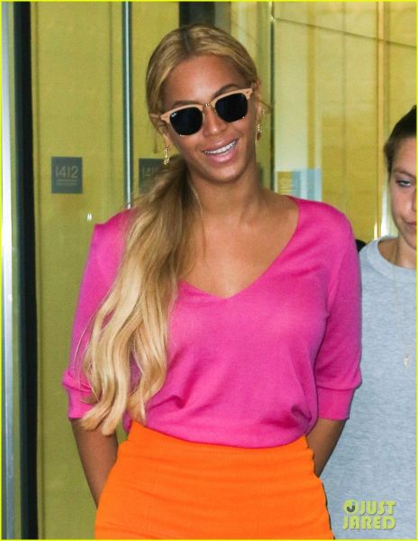 Vau! Podpira jo celo Beyonce