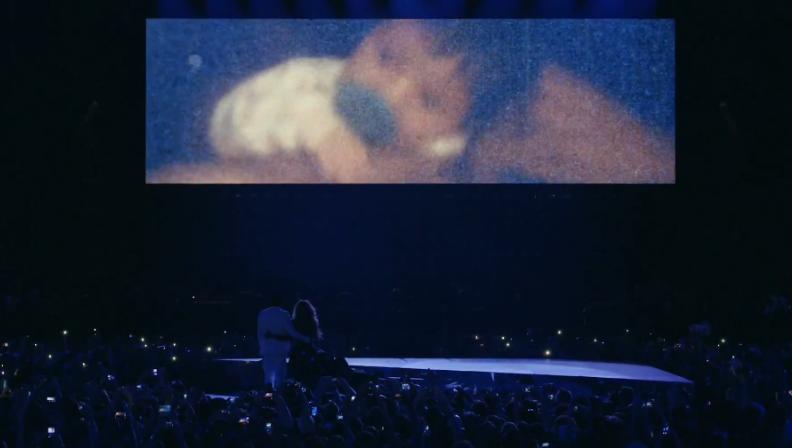 UTRINKI LETA 2014! Video! Vau: Beyonce in Jay Z na koncertu ganila