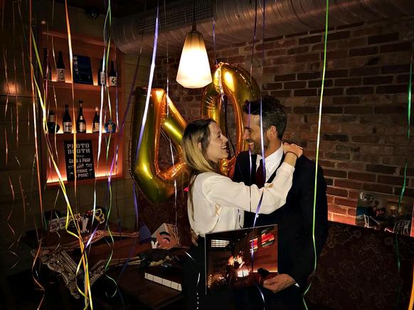 Blake Lively in Ryan Reynolds praznovala, kjer sta se zaljubila