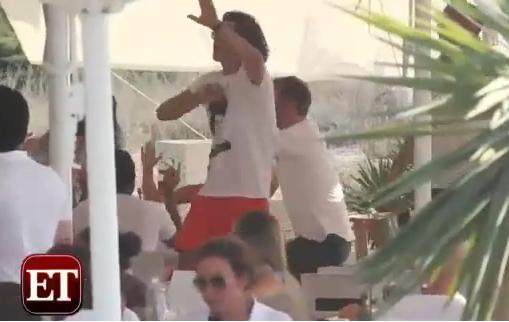 Video! Orlando Bloom: Plesal je brez vseh zavor!