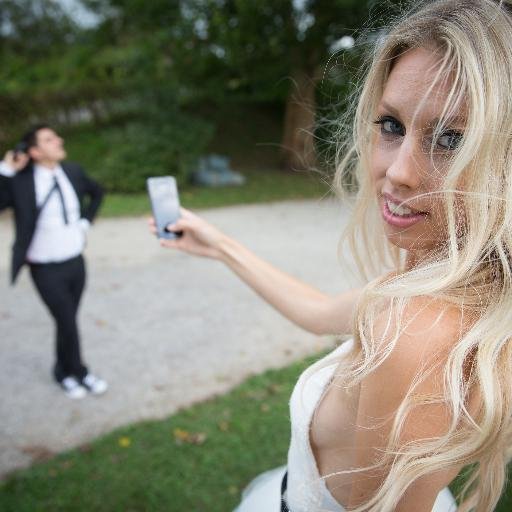 OJOJ! Twitter jo je stal dobre službe