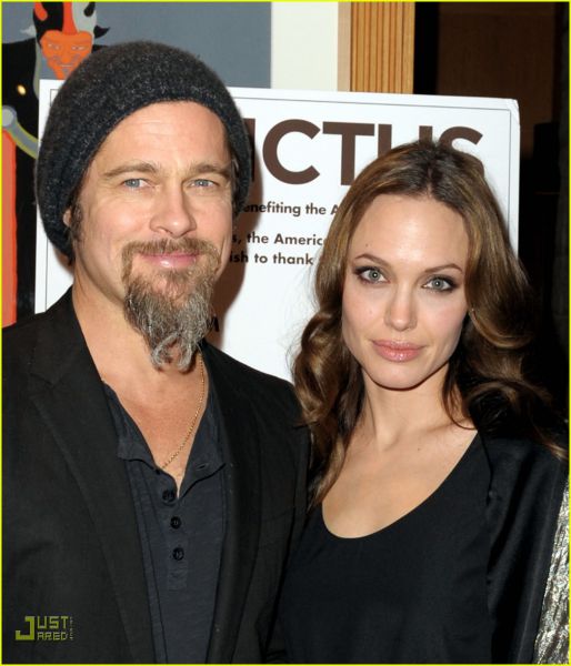Angelina Jolie: Pomivanje tal - pa kaj še!