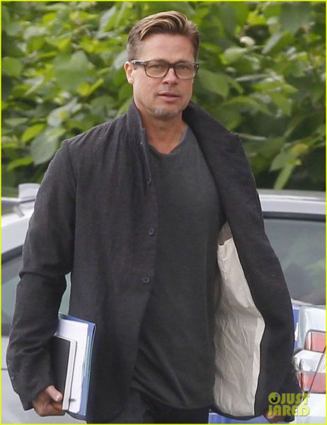 Opa! Brad Pitt: Ga nova pričeska postara?