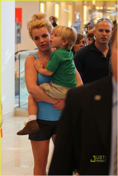 Britney Spears bo nastopila v seriji Glee